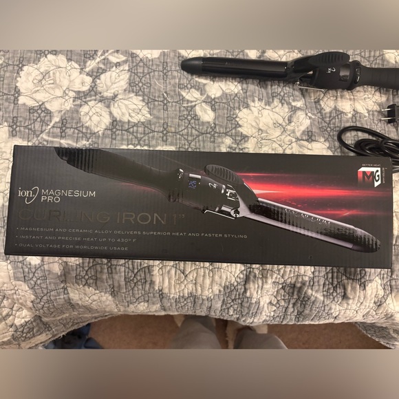 1" Curling Iron - Black - Picture 2 of 5